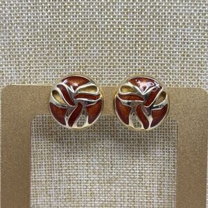 Vintage Crown Trifari Gold Tone Enamel Cut Out Clip On Earrings Signed